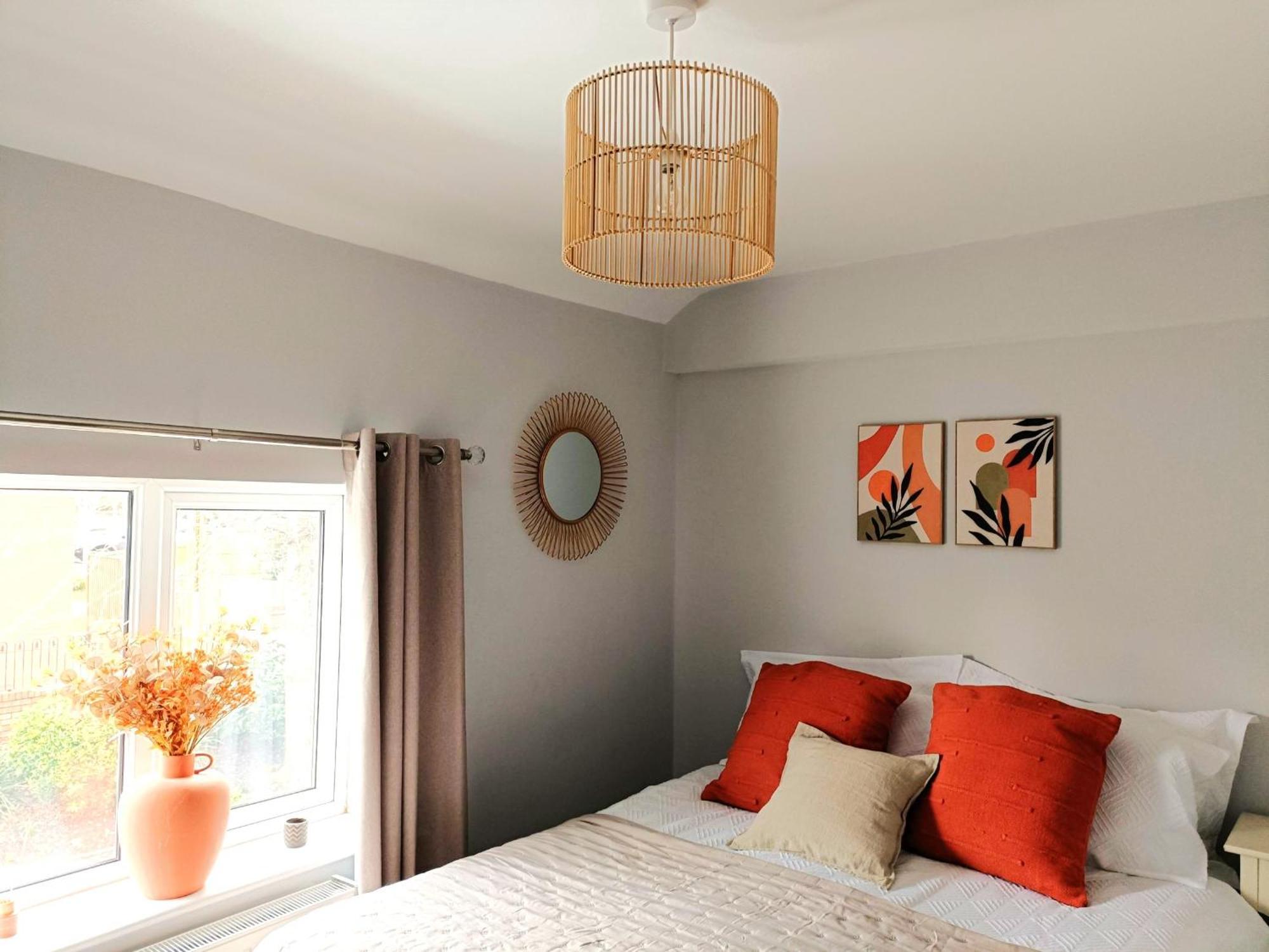 Charming Terrace Home In Whitchurch Вітчерч Екстер'єр фото